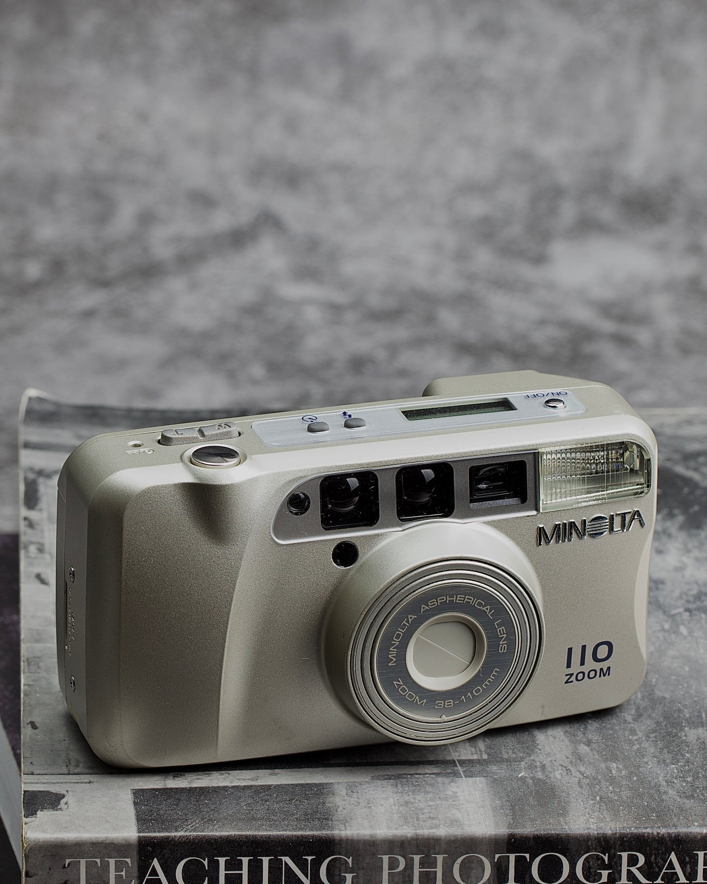 Minolta Riva Zoom 110