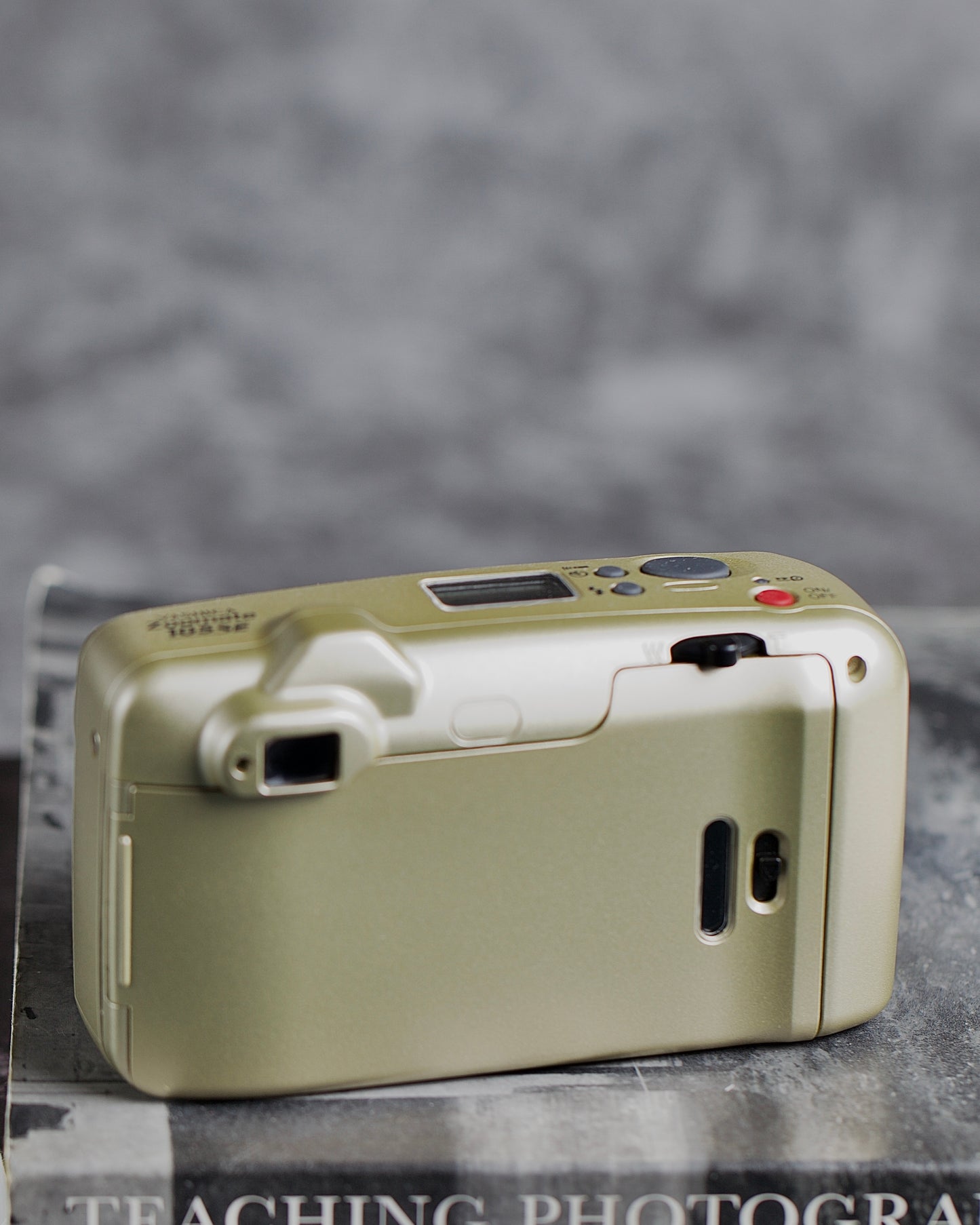 Yashica Zoomate 105SE