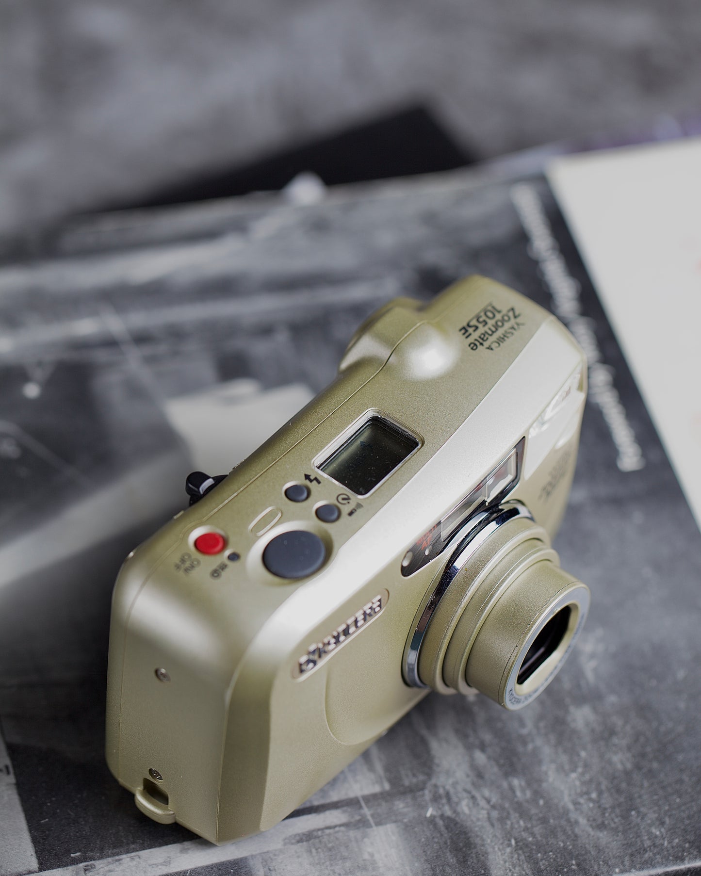 Yashica Zoomate 105SE